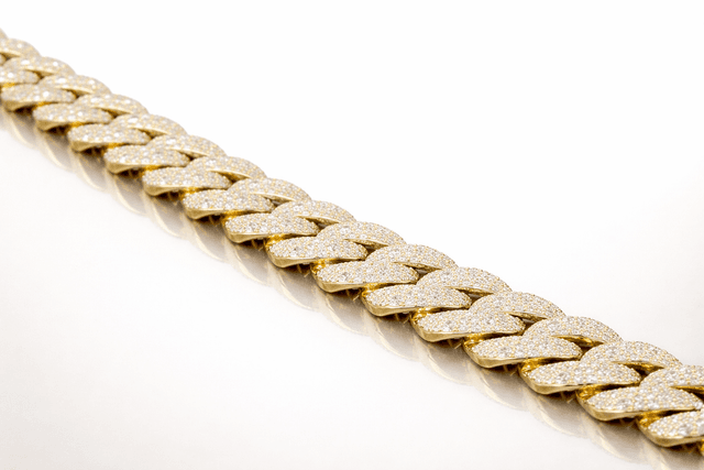 How to Identify Real Diamonds vs Fake Diamonds